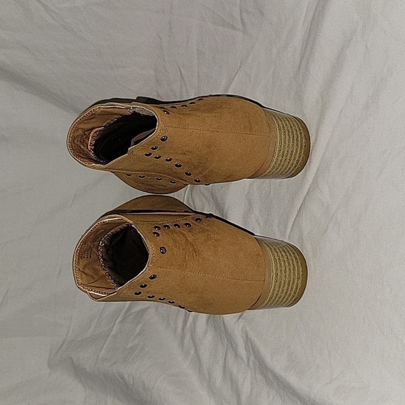 SEVEN FOR ALL MANKIND Pixie Ankle Studded Boot Leather Camel Sz 8 Bohemian chic - Picture 3 of 6